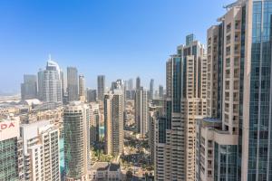 Imagine din galeria proprietății Top Class 2BR with Burj Khalifa View in Downtown în Dubai