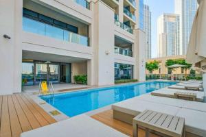Imagine din galeria proprietății Top Class 2BR with Burj Khalifa View in Downtown în Dubai