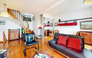 Posezení v ubytování 2 Bedroom Stunning Home In Quiberon