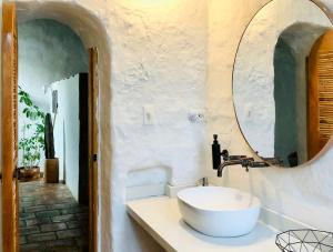 Ένα μπάνιο στο LOLO & Lo- Casa privada con vista, hamaca y ubicación ideal 2 hab y Starlink