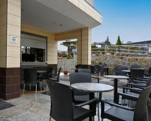 Reštaurácia alebo iné gastronomické zariadenie v ubytovaní Kn Hotel Matas Blancas - Solo Adultos