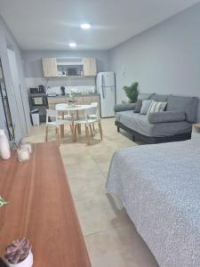 Kuchyň nebo kuchyňský kout v ubytování Calido e impecable departamento en el centro de la ciudad