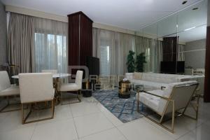 Χώρος καθιστικού στο Downtown 29 Boulevard Tower