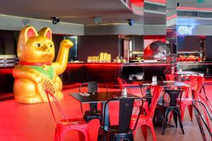 Restauracja lub miejsce do jedzenia w obiekcie Hotel Vibra District - Adults Only