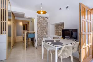 Kuchyňa alebo kuchynka v ubytovaní Elegant apartment Iris