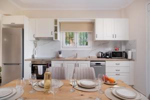 Imagen de la galería de Nikol Seaview Luxury Apartments, en Dassia 47 fotos más