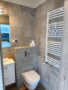 Gallery image of Pokoje Gościnne - Port in Międzywodzie +19 photos