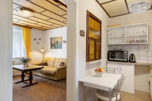 Kuchyň nebo kuchyňský kout v ubytování Ferienwohnung am Bloschk