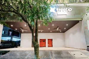 布巴内什瓦尔Treebo The Aura的相册照片