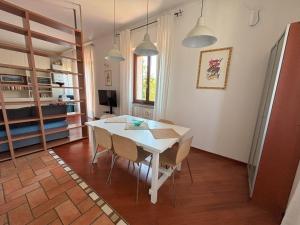 Kuchyňa alebo kuchynka v ubytovaní Casa Vacanze Magnolia
