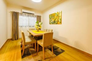 Φωτογραφία από το άλμπουμ του Maison Blanche στη Ντουάλα