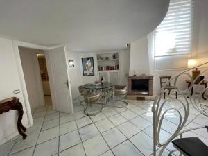 Posedenie v ubytovaní Comfortable Apartment in the Heart of Rome, 65m², City View