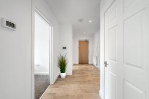 Gallery image of free parking,Top location, Shops in Edgware