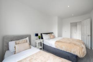 Gallery image of free parking,Top location, Shops in Edgware