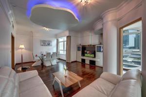 Imagem da galeria de Emirates Grand Hotel Opposite DIFC no Dubai mais 44 fotografias