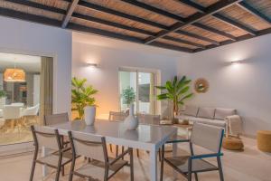 Istumisnurk majutusasutuses Serena Lua by Villalia