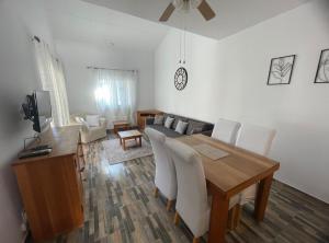 TV a/nebo společenská místnost v ubytování LIMNARIA WestPark
