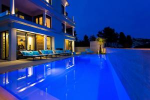 Bazén v ubytování Boutique Hotel Valsabbion nebo v jeho okolí