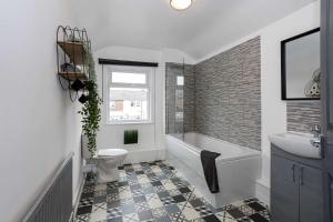 Gallery image of churn - Modern & Stylish 2 Bedroom House in St Helens in Saint Helens +29 photos