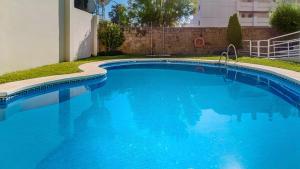 Bazén v ubytování VACATION MARBELLA I Puente Romano Modern Flat, Best location in town, Walk to the beach, Parking and Swimming Pool nebo v jeho okolí