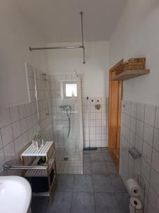 Ένα μπάνιο στο Meldorf Innenstadtwohnung für Monteure und Berufsreisende