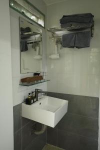 Et badeværelse på Lá Giang Garden BMT + 60 billeder