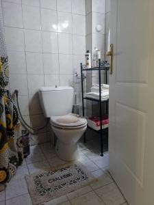 Koupelna v ubytování Ολόκληρο διαμέρισμα fully equipped apt dora comfortable holidays on the beach 50m