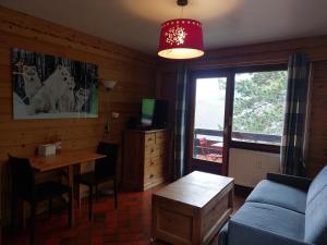 Μια τηλεόραση ή/και κέντρο ψυχαγωγίας στο studio lumineux La Tournette