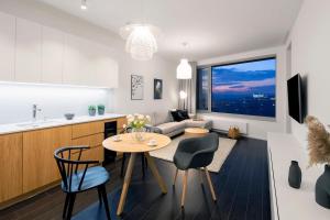 Gallery image of Castle View from 25th floor - SkyPark Retreat, Parking in Bratislava