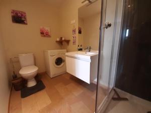 Foto dalla galleria di Maison Chez Polo a Étivey