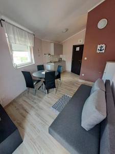 Гостиная зона в Apartment 4D