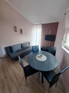 Гостиная зона в Apartment 4D