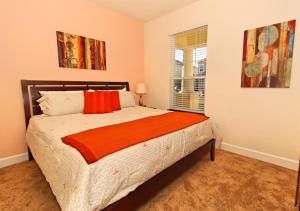 Katil atau katil-katil dalam bilik di 17413 Luxury Pool Villa Serenity Haven, 3BR, Balcony