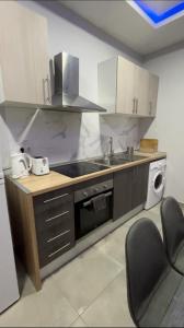 Kuchyňa alebo kuchynka v ubytovaní Luxury Suite Fuengirola 1