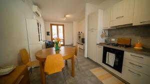 Kuchnia lub aneks kuchenny w obiekcie Villa Sapore di mare