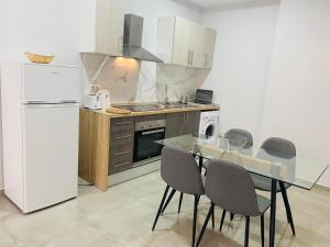 Kuchyňa alebo kuchynka v ubytovaní Luxury Suite Fuengirola 1