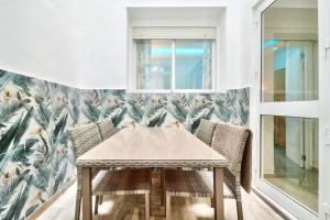 Posedenie v ubytovaní Luxury Suite Fuengirola 1