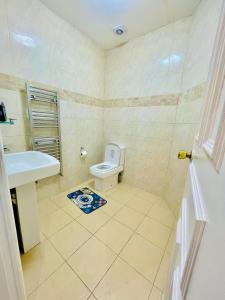 Et badeværelse på The Digbeth Backpackers + 3 billeder