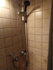 Ένα μπάνιο στο Phils cozy apartment bed and breakfast self check in near Airport