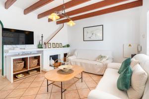 A seating area at Villa Ingrid