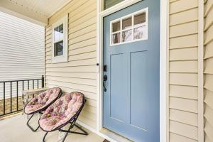 Fotografie z fotogalerie ubytování 12 Mi to Dtwn Richmond Spacious Home with Deck! v destinaci Richmond