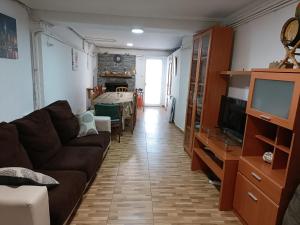 Μια τηλεόραση ή/και κέντρο ψυχαγωγίας στο El Refugio de Alcubierre