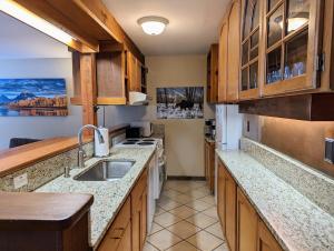 Η κουζίνα ή μικρή κουζίνα στο Spectacular Mountain Condo +114 φωτογραφίες