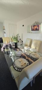 Φωτογραφία από το άλμπουμ του Luxury 3-Bed w- garden & game Room 5 mins from Chester σε Saltney