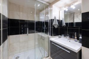 Koupelna v ubytování Apt Grands Boulevards 4 Guests