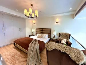 Gallery image of Luxe Eleve Duplex 14th patio 4 in Gurgaon +57 photos