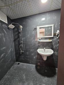 Ένα μπάνιο στο Aras Hotels Çorlu +55 φωτογραφίες