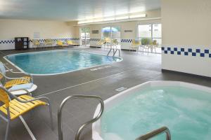 Bazén v ubytování Fairfield Inn by Marriott Port Huron nebo v jeho okolí