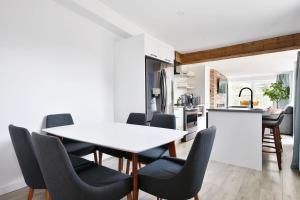 Kuchyň nebo kuchyňský kout v ubytování Bromont Lodge 837 shefford suite 200