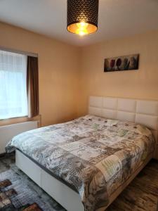 Postel nebo postele na pokoji v ubytování New build flat - Walking distance from the airport